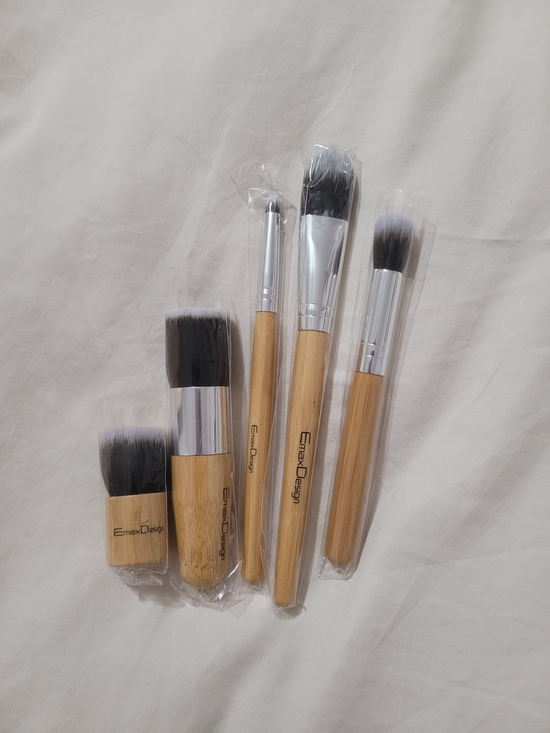 Emax Design Other - Bamboo Handle Makeup Brush Set — Natural Wood